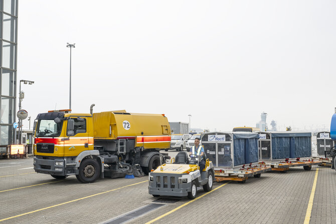 HKIA Reusable Fuel Ground Equipment2